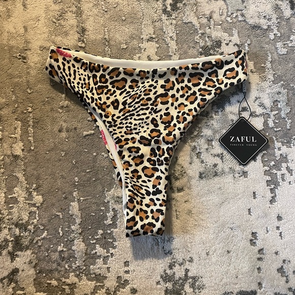 ZAFUL Ribbed Leopard Heart Print High Leg Bikini Bottom - Light Coffee M - Picture 3 of 7
